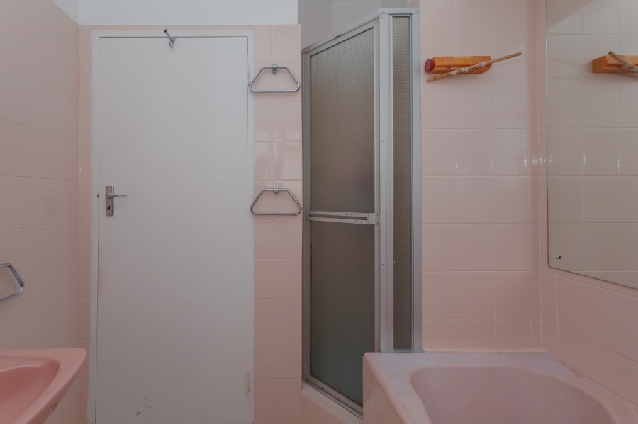 2 Bedroom Property for Sale in Sea Point Western Cape